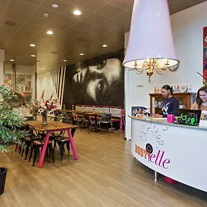  אכסניה Hostelle - Women Only