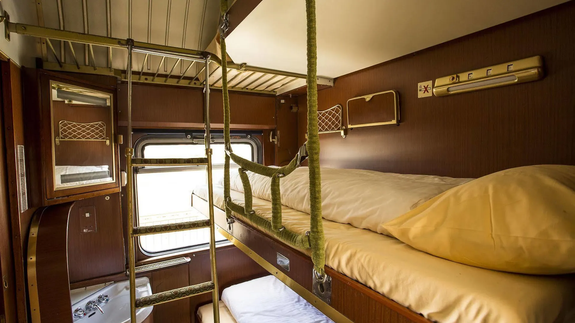 Train Lodge Amsterdam