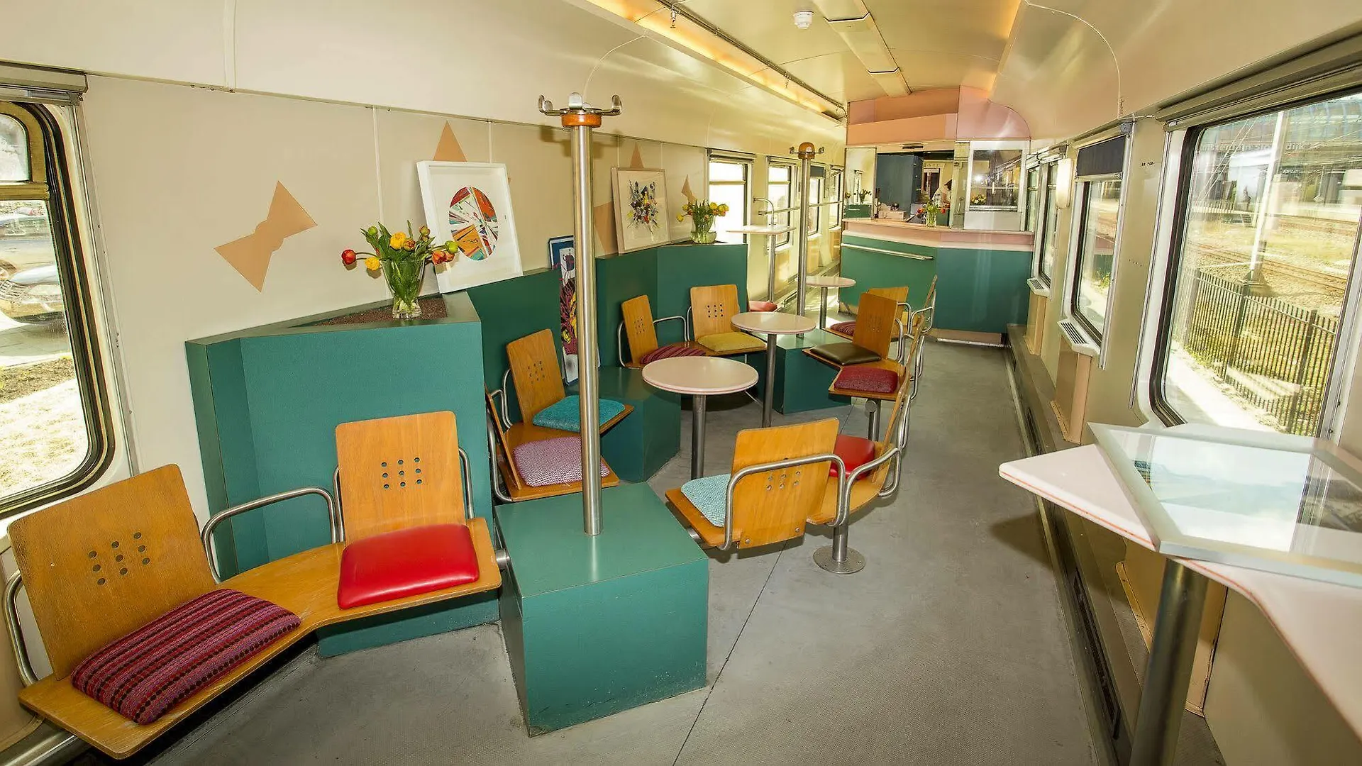 Hostel Train Lodge Amsterdam